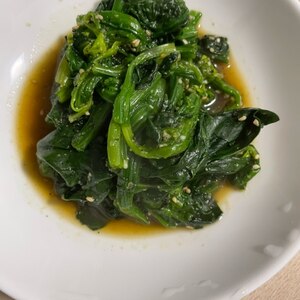 野菜嫌いの子供が食べるほうれん草のおひたし